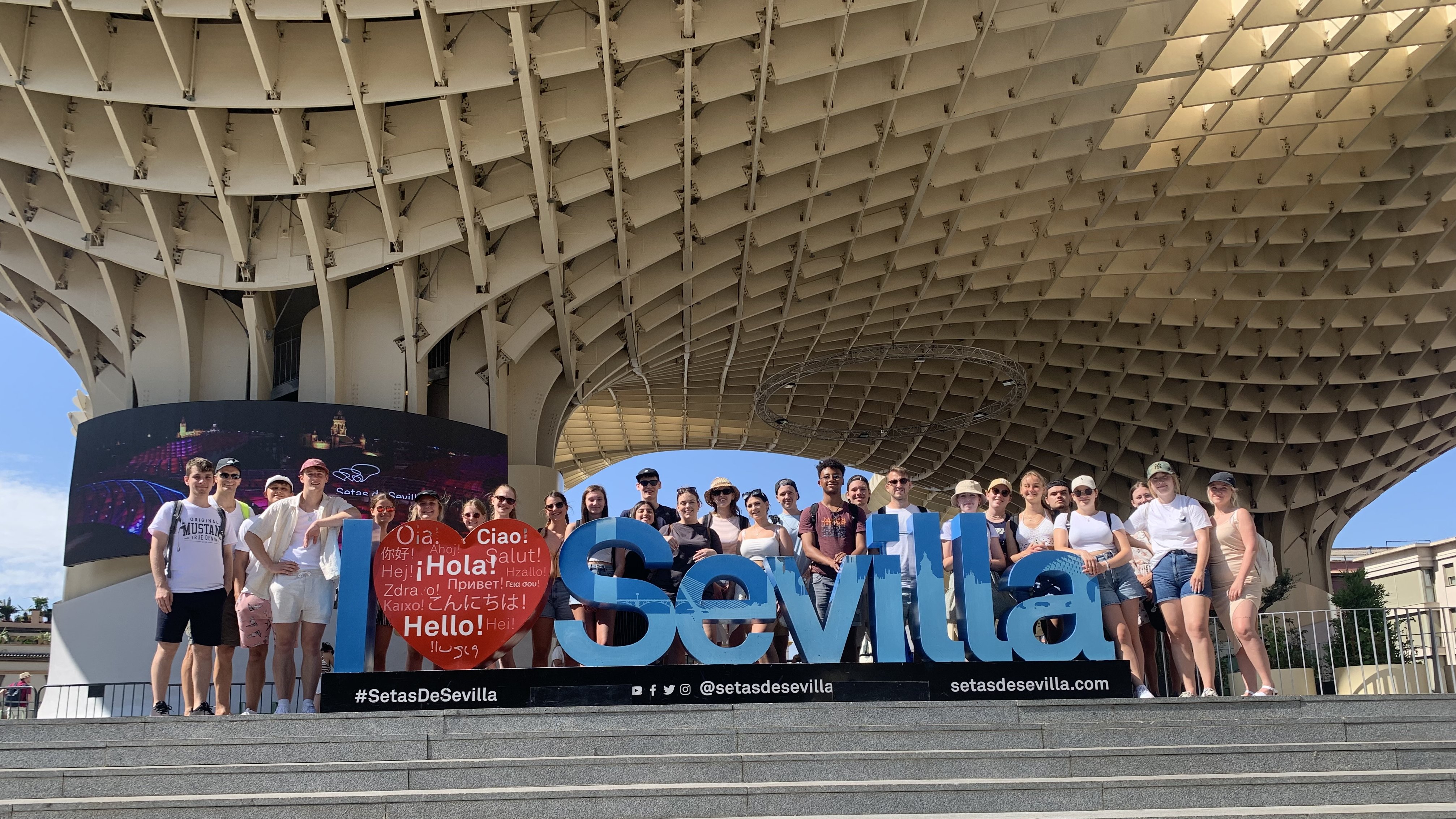 Schülergruppe in Sevilla